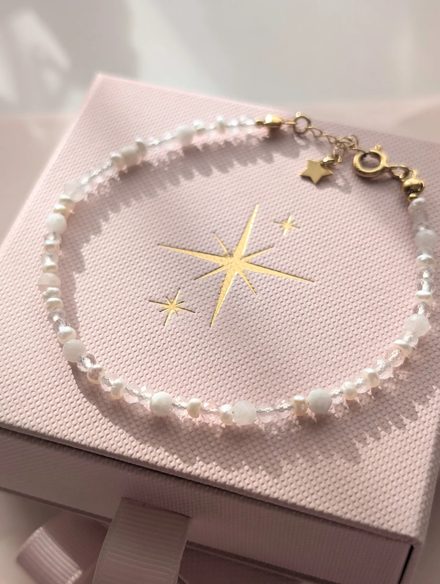 Bransoletka z perłami, kryształem górskim, kamieniem księżycowym