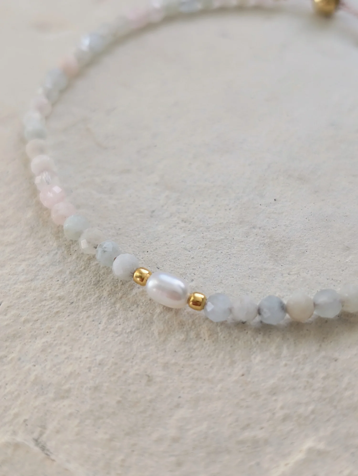 Bransoletka z morganitem i perłą