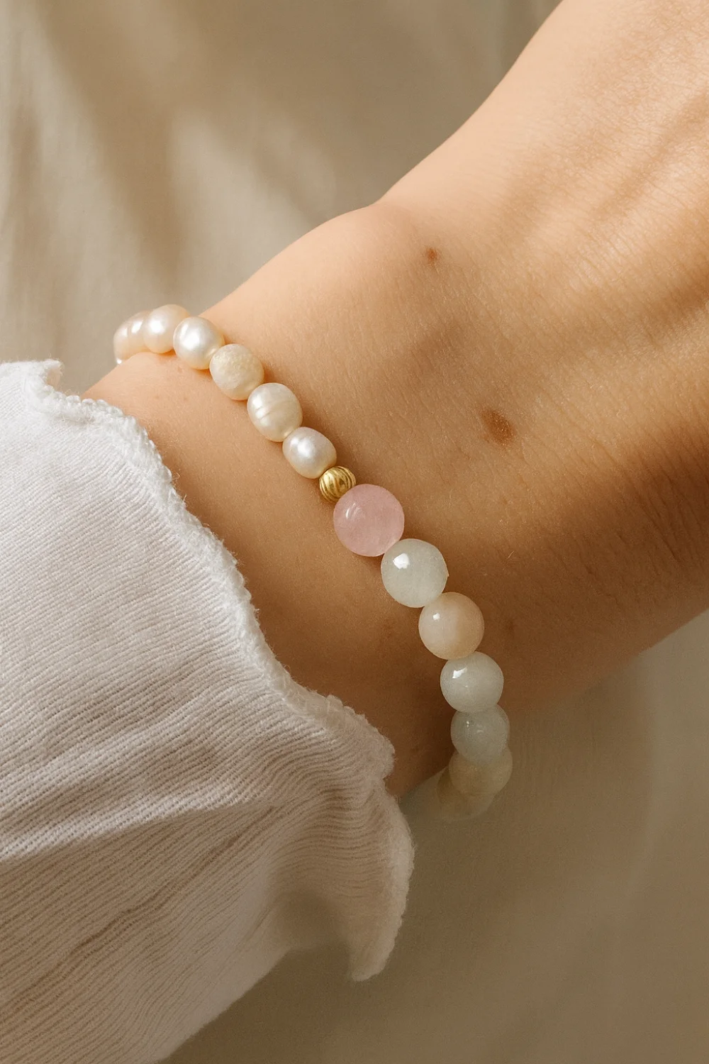 Bransoletka z perłami i morganitem