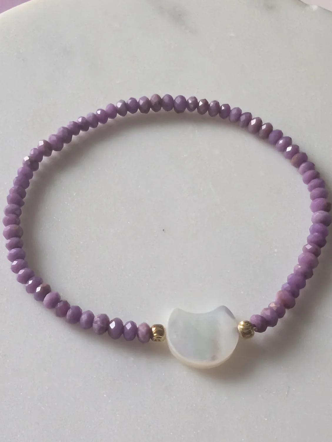 Bransoletka z fosfosyderytu z księżycem z masy perłowej