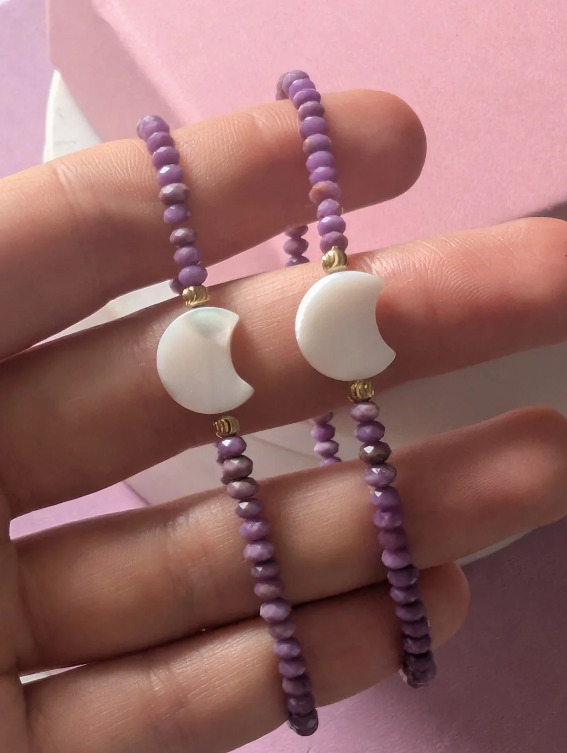 Bransoletka z fosfosyderytu z księżycem z masy perłowej