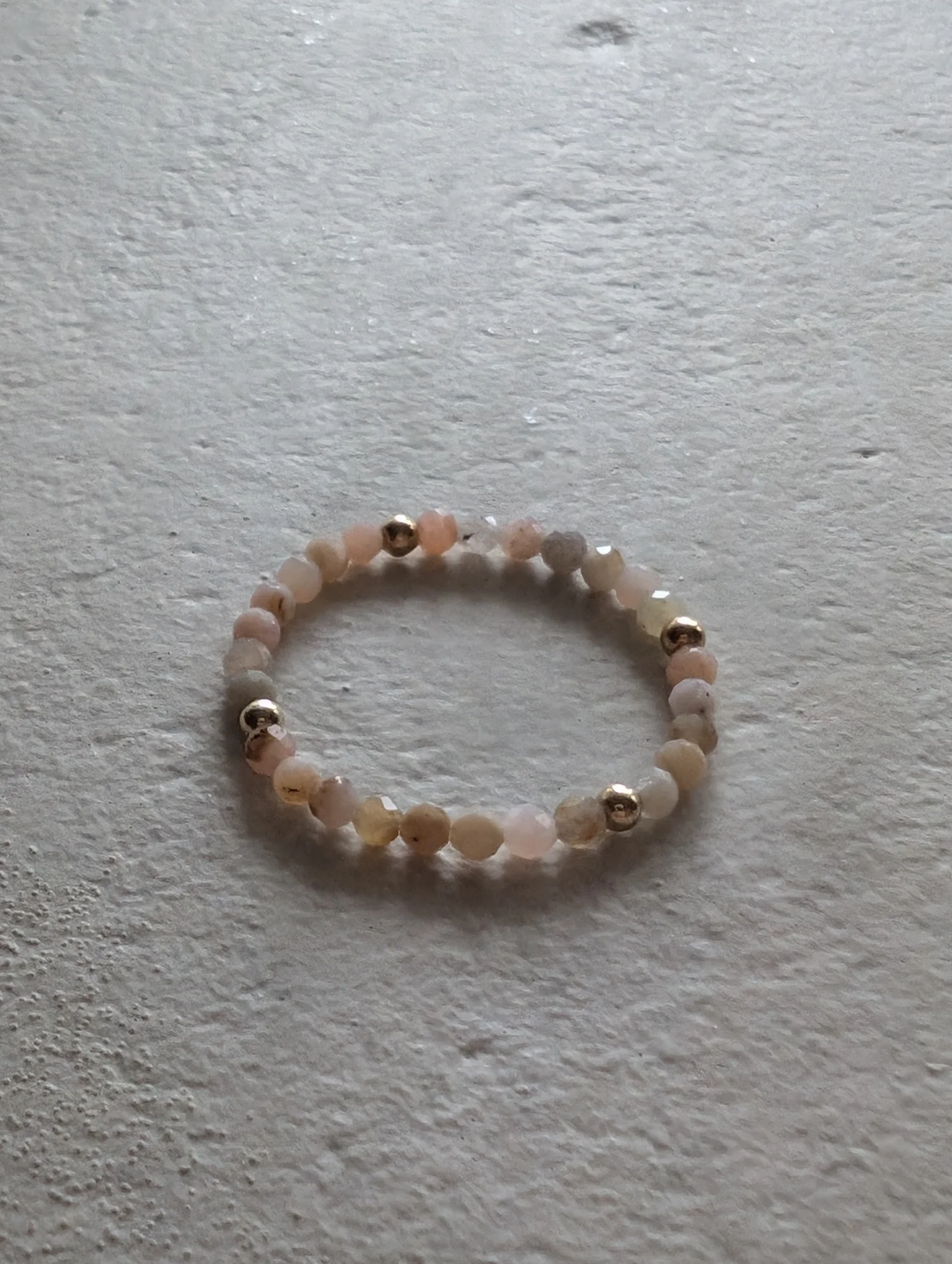 Pierścionek elastyczny z opalu peruwiańskiego 